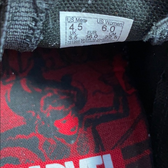 Vans Marvel Slip On shoes women’s - Picture 9 of 9